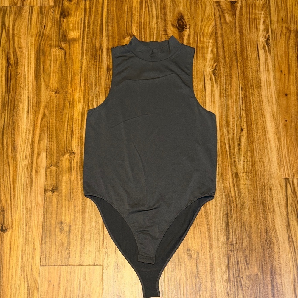 a new day womens XL bodysuit dark gray mock neck tank seamless skims layer nwot